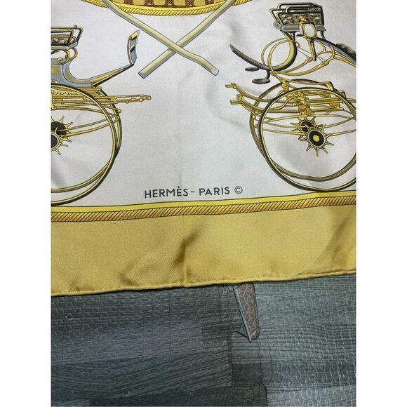 HERMES Carre 90 LES VOITURES A TRANSFORMATION Scarf Yellow Silk 100% - Picture 2 of 12